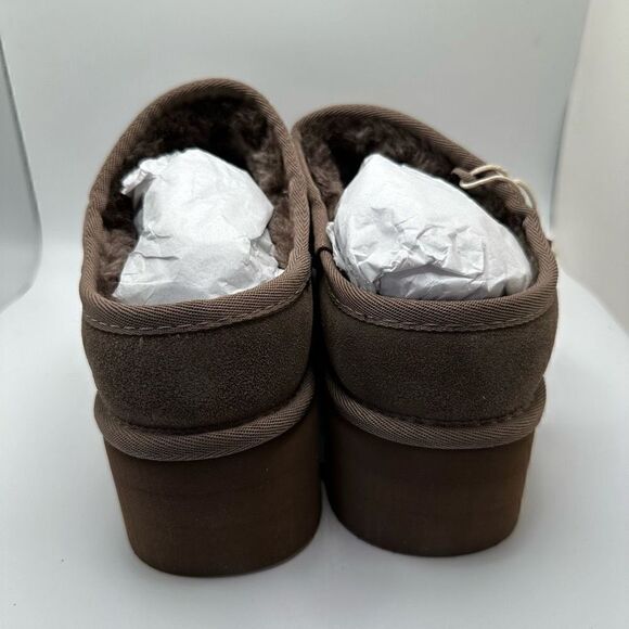 CUSHIONAIRE Women's Genuine Suede Cozy Mule Platform +Memory Foam 9 TAUPE - Picture 4 of 7